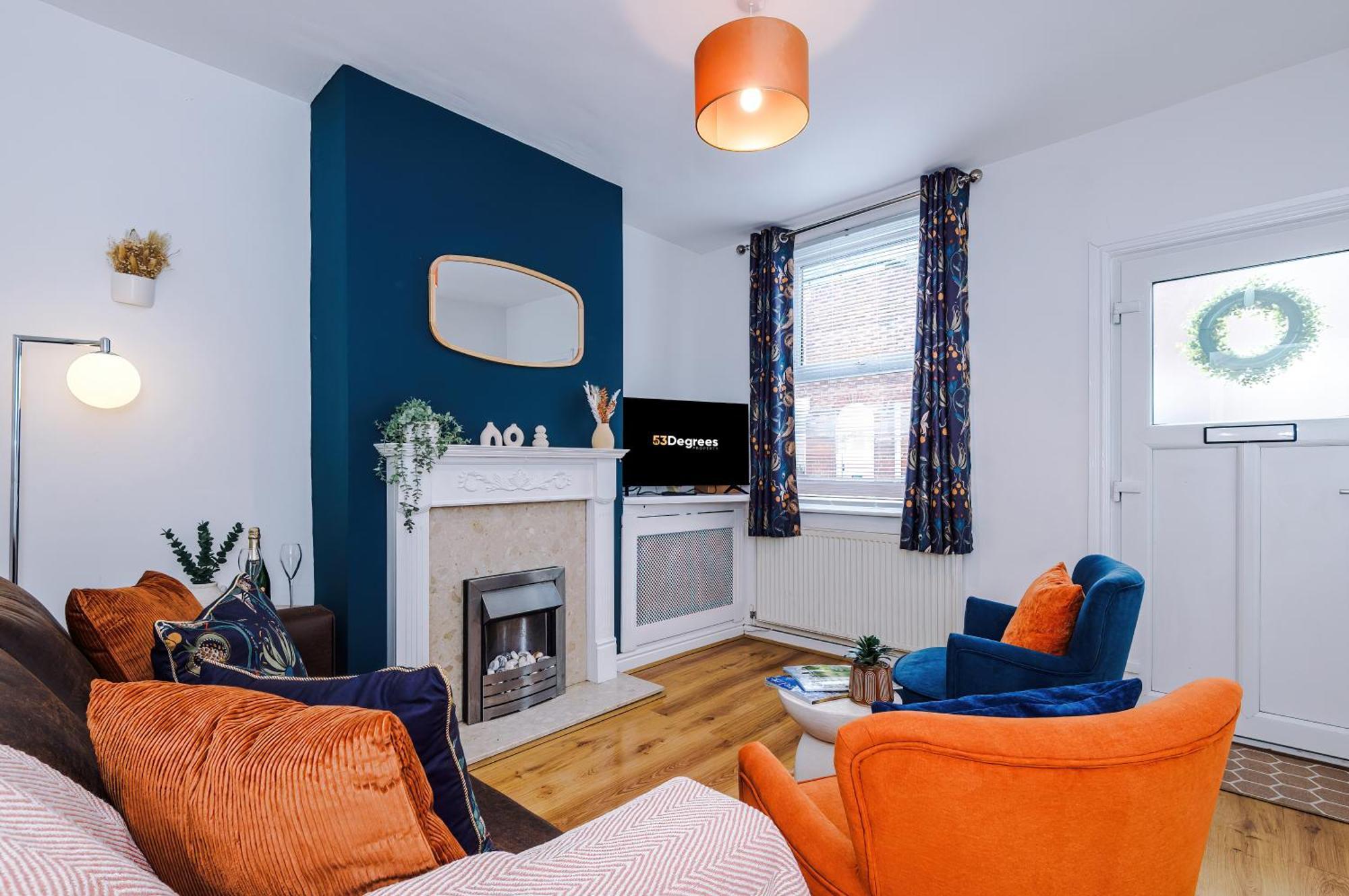 New! Spacious 2-Bed Home In Chester City-Centre By 53 Degrees Property, Ideal For Couples & Small Groups, Great Location - Sleeps 5 Zewnętrze zdjęcie
