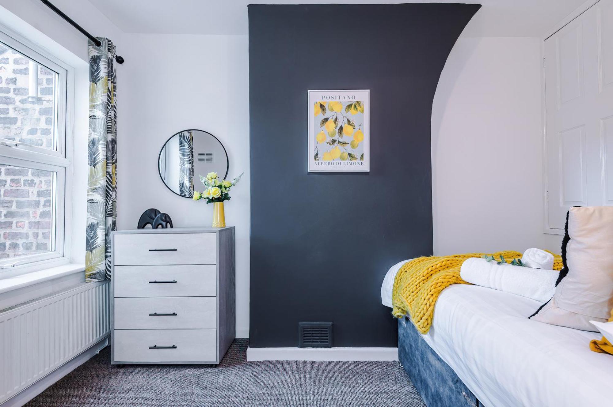 New! Spacious 2-Bed Home In Chester City-Centre By 53 Degrees Property, Ideal For Couples & Small Groups, Great Location - Sleeps 5 Zewnętrze zdjęcie