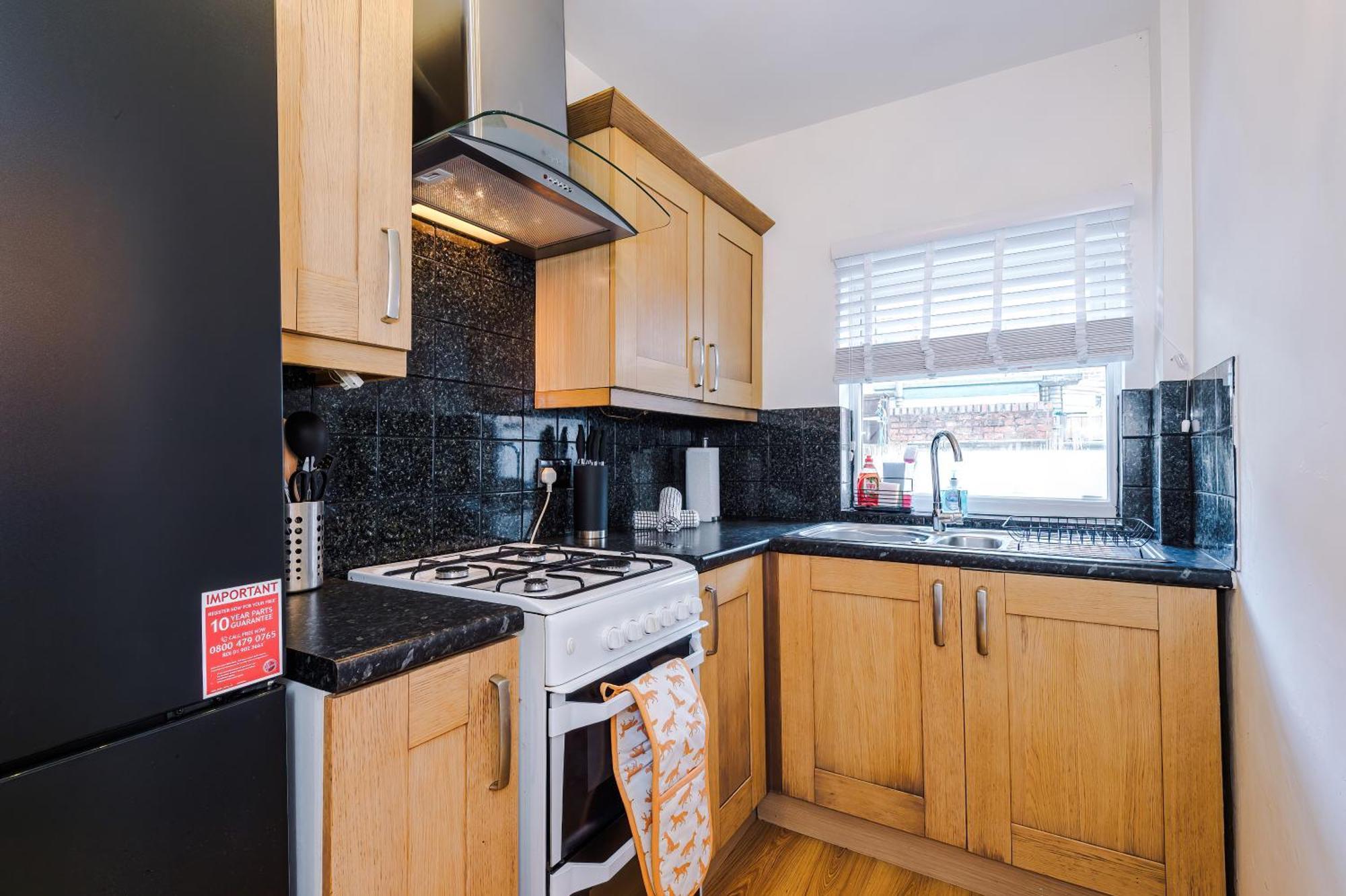 New! Spacious 2-Bed Home In Chester City-Centre By 53 Degrees Property, Ideal For Couples & Small Groups, Great Location - Sleeps 5 Zewnętrze zdjęcie